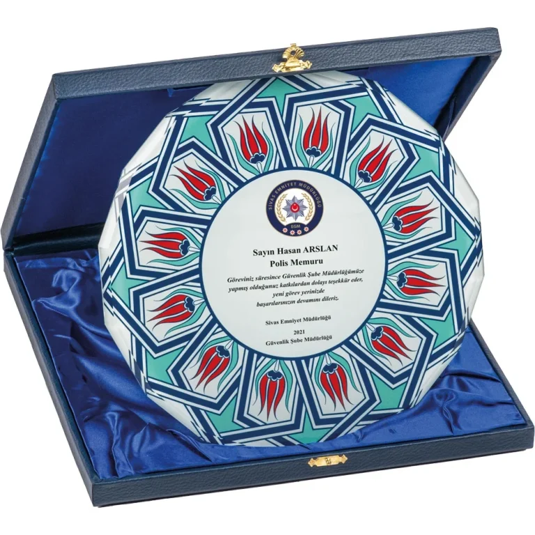 EKT-430 Kutulu Kristal Plaket kişiye özel iznik desenli kurumsal ödül